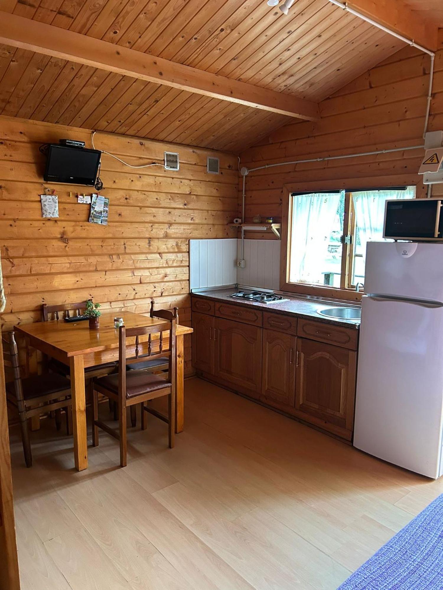 El Franco Camping A Grandella מראה חיצוני תמונה