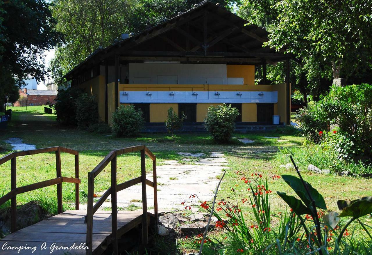 El Franco Camping A Grandella מראה חיצוני תמונה